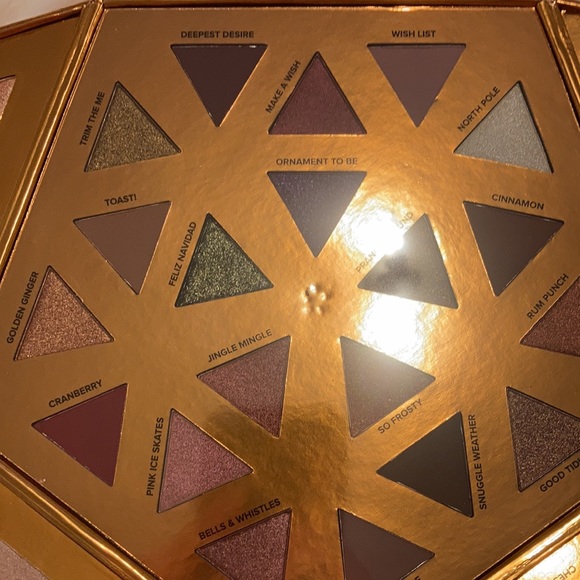 Too Faced Christmas Star Eyeshadow Palette - Picture 3 of 8